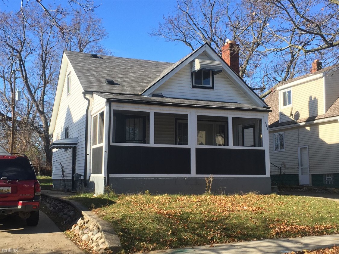 4 br, 2 bath Condo 354 S Marshall St Condo for Rent in Pontiac, MI