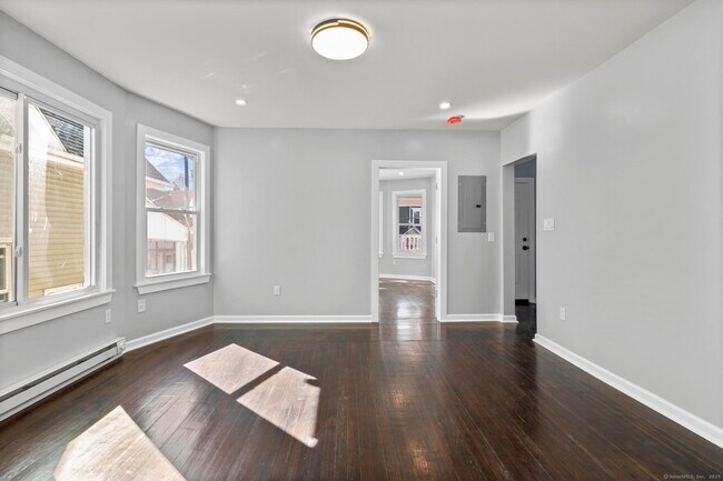 Building Photo - 228 Cooke St