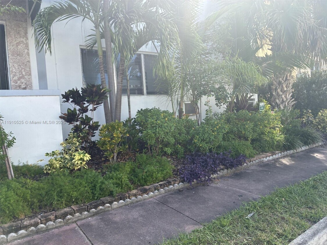 Foto principal - 334 25th St