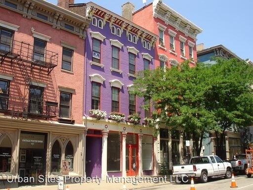 Primary Photo - 1425 Main St