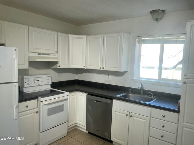 Foto del edificio - 4433 N Stanton St