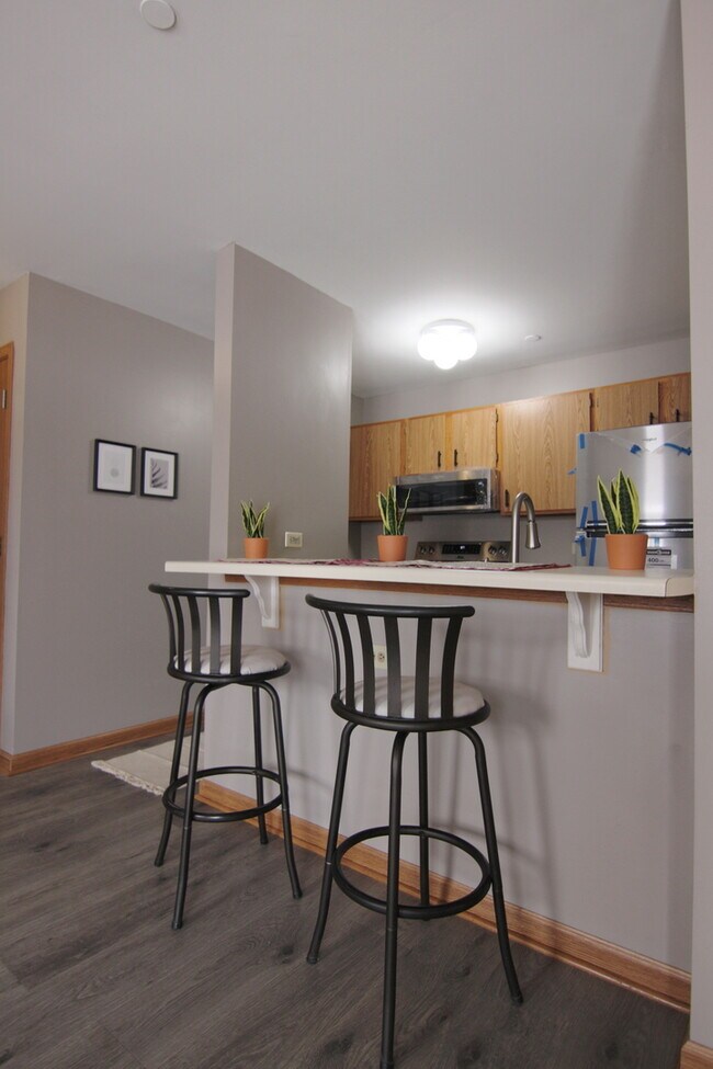 Building Photo - 1375 Cunat Ct