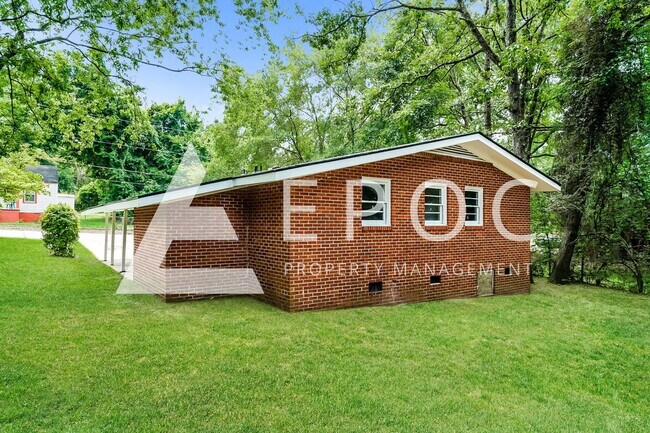 Building Photo - 208 Stuart Ave