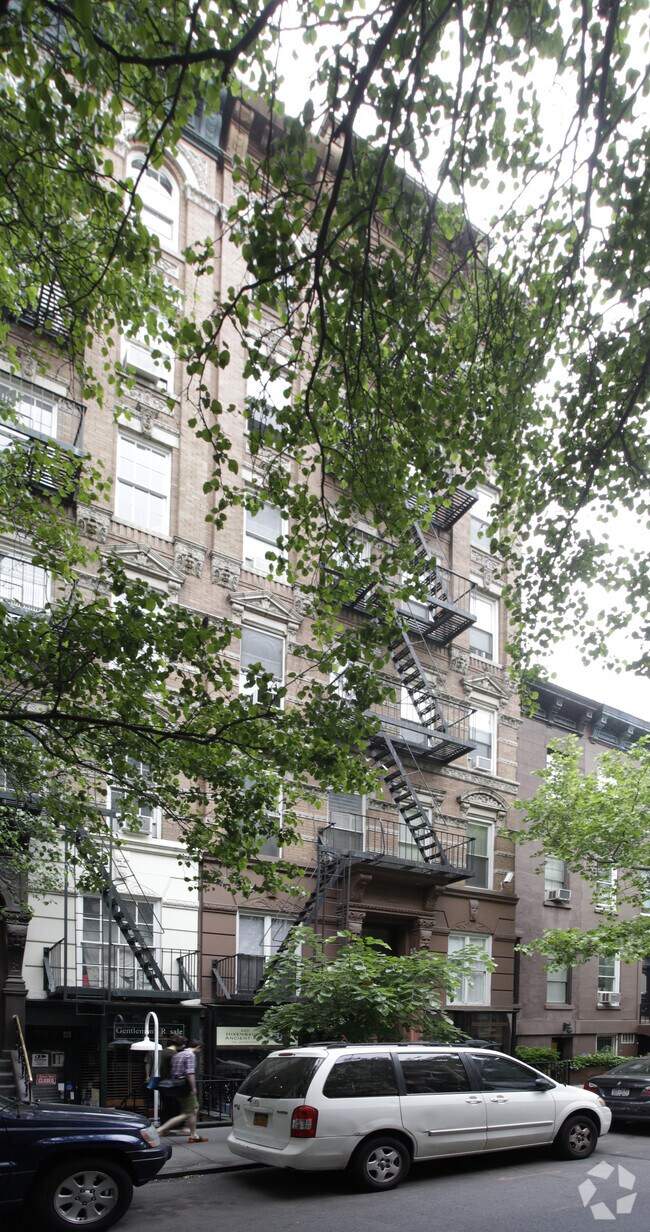 Foto del edificio - 320 E 81st St
