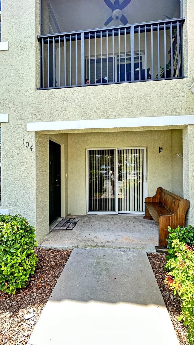 Photo - 140 SW Peacock Blvd Townhome