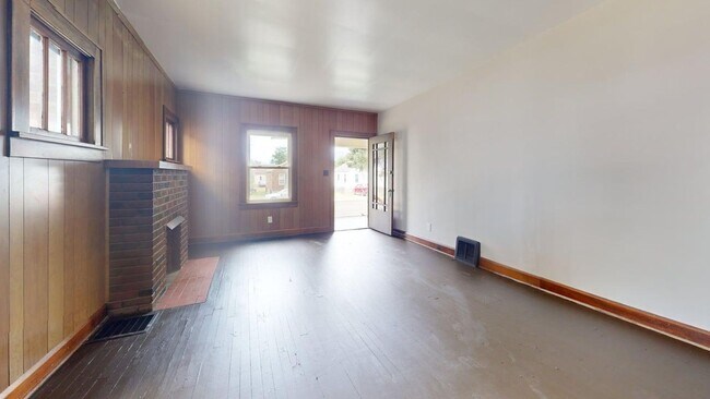 Foto del edificio - Spacious 3-Bedroom Home in Canton, OH | 1,320 Sq Ft