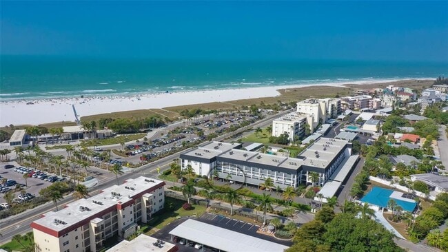 Building Photo - 5600 Beach Way Dr