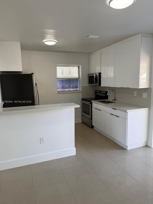 Foto del edificio - 625 NW 9th Ave