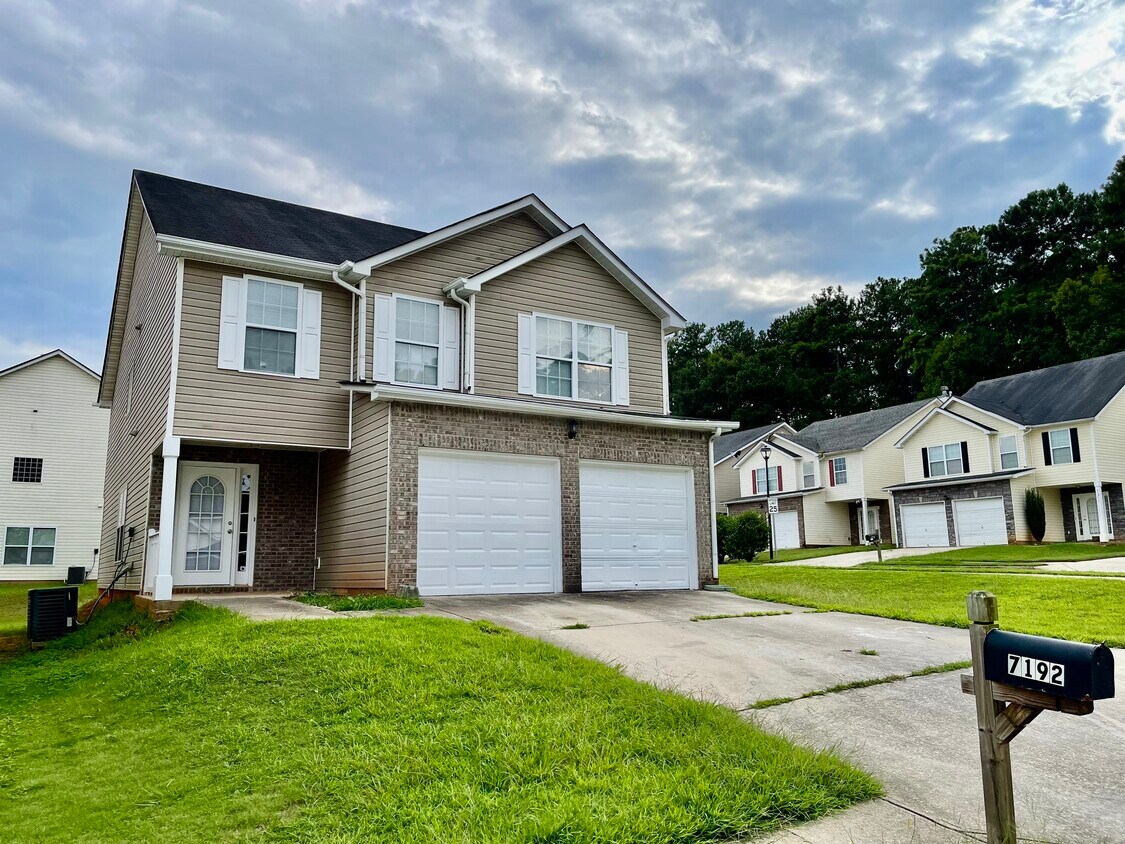 Primary Photo - 7192 Laurel Creek Dr