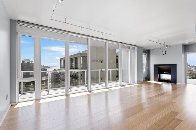 Building Photo - Gorgeous Upscale Living at The Parc!  Incr...