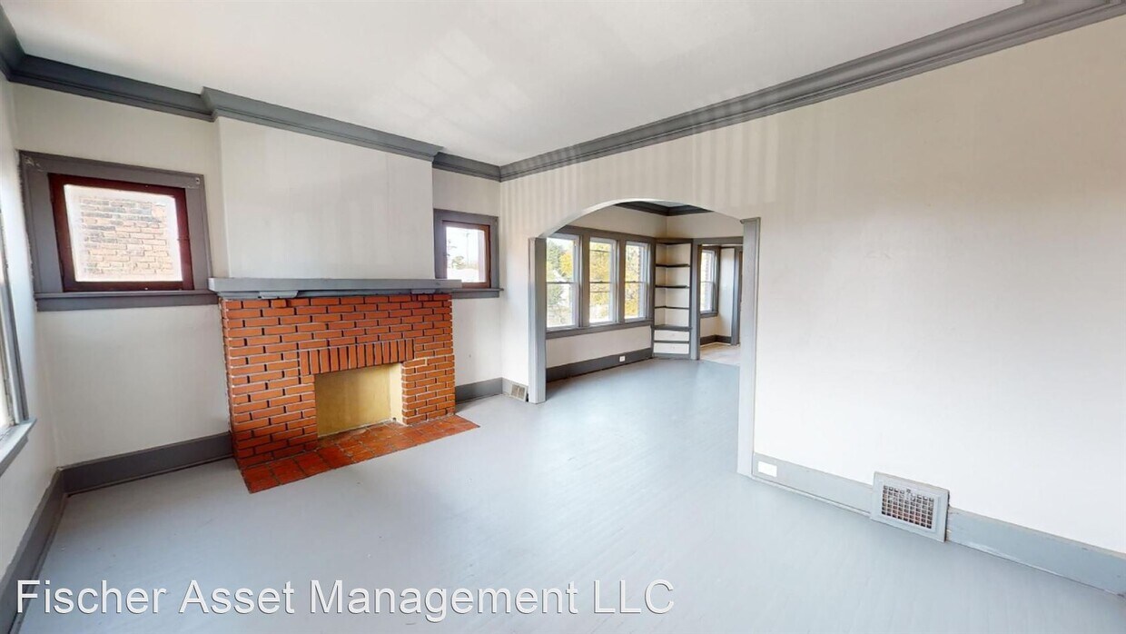 Primary Photo - 2 br, 1 bath Apartment - 7944 Lorain Avenu...