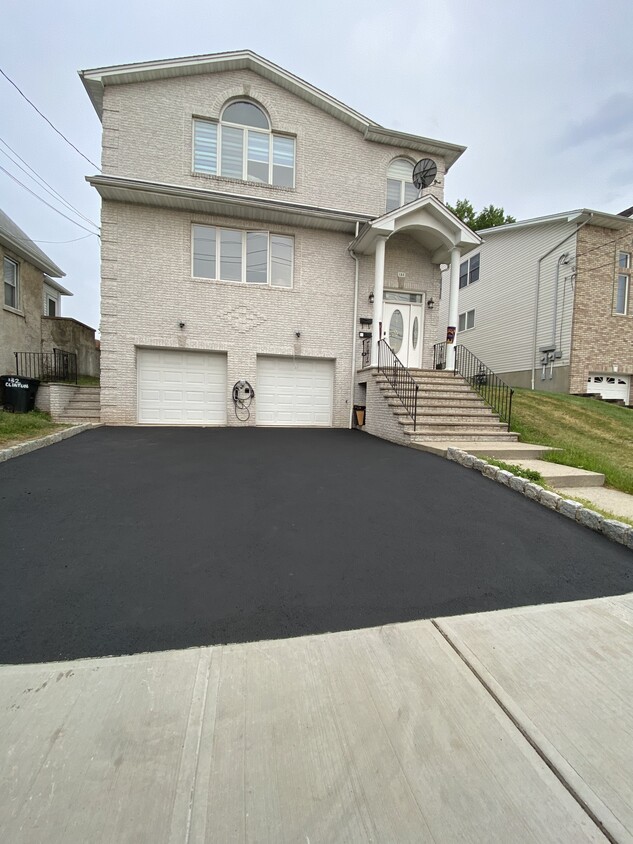132 Clinton Pl, East Rutherford, NJ 07073 House for Rent in East