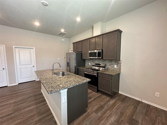 Foto del edificio - 15063 Arrowhead Loop E