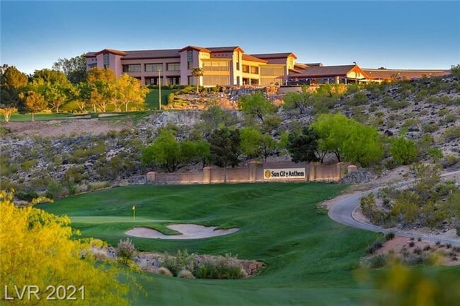 Building Photo - GEM IN SUN CITY ANTHEM!