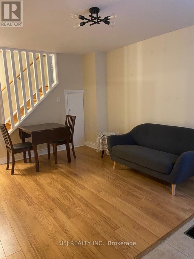 Photo du bâtiment - 3197 Oakview Rd