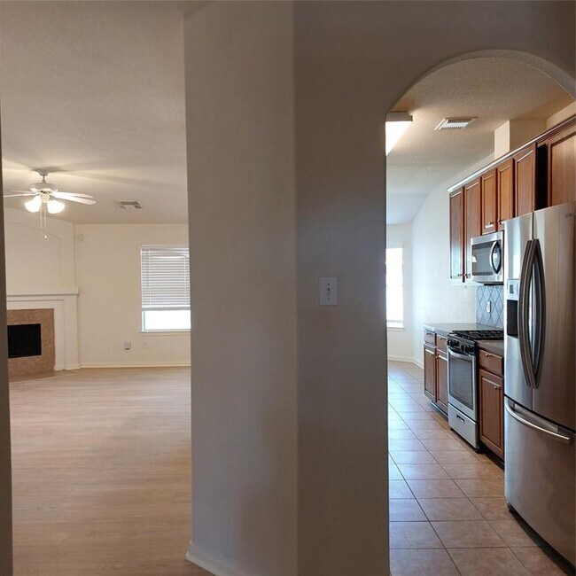 Foto del edificio - 1909 Roaring Springs Dr