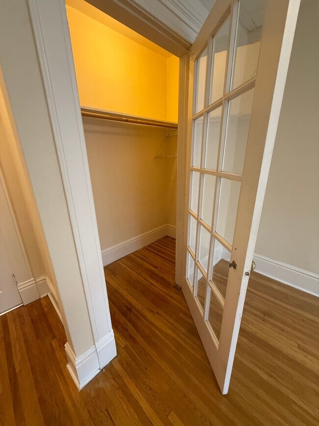 Foto del edificio - 1819 W Pacific Ave