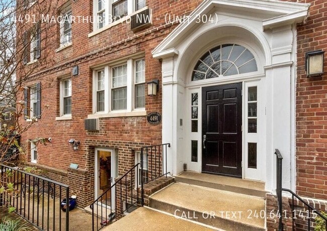 Foto del edificio - 4491 MacArthur Blvd NW