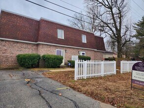 Building Photo - 2901 Poplar St