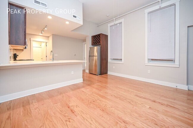 Foto del edificio - 515 E 12th St