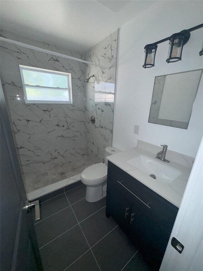Foto del edificio - 10 SW 5th Ct