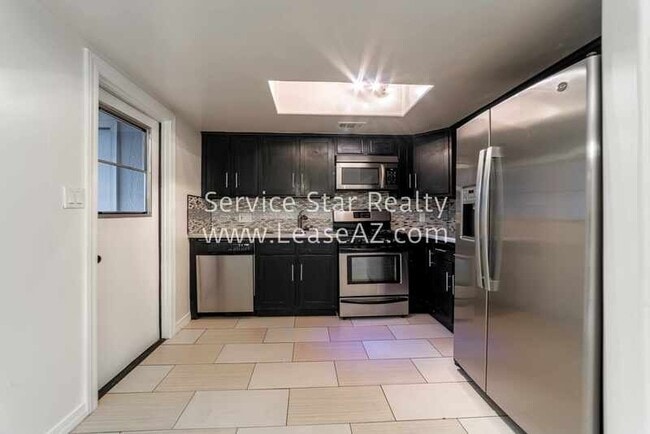 Building Photo - 5106 N 17th Ave