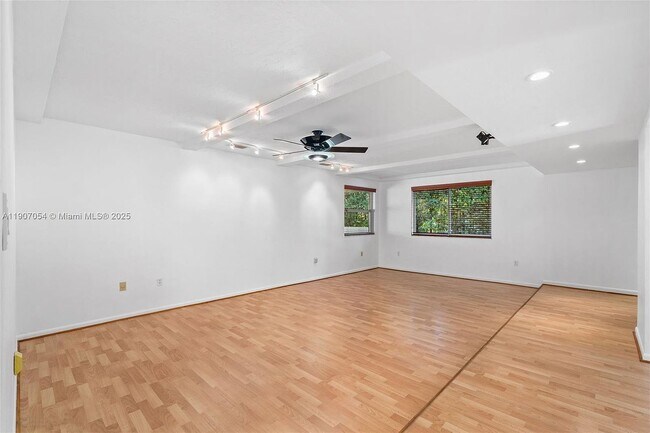 Foto del edificio - 1175 NE 102nd St