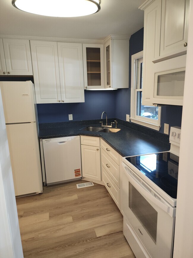 Building Photo - 28 Mountain View Ct