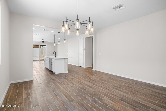 Foto del edificio - 17292 W Pershing St