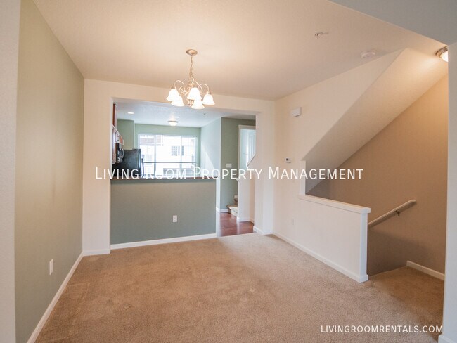 Building Photo - 605 NW 118th Ave