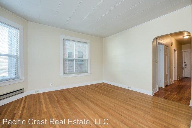 Foto del edificio - 1012 Queen Anne Ave N