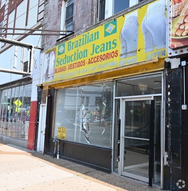 Building Photo - 4016 W 26th St