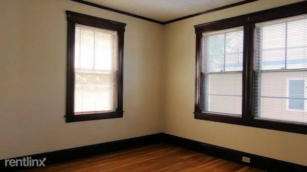 Building Photo - 3 br, 1 bath  - 35 Grant Ave