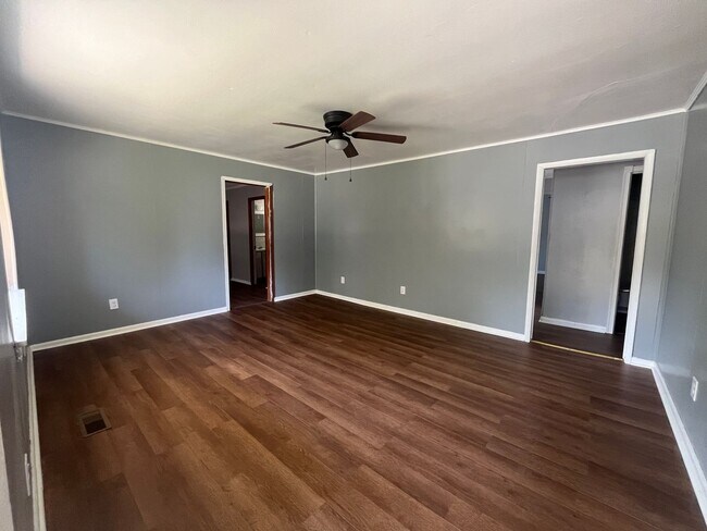 Building Photo - 3 BR. @ BATH home in the middle of Cabot