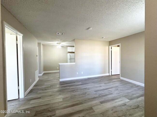 Building Photo - 1600 Big Tree Rd