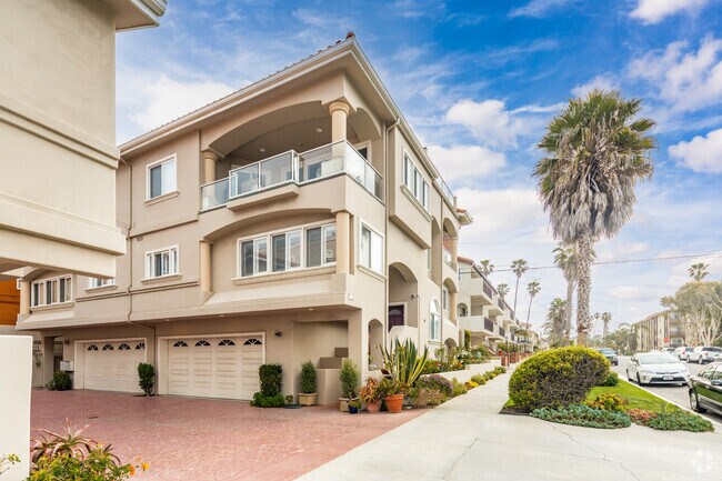 Exterior - 1208 Esplanade
