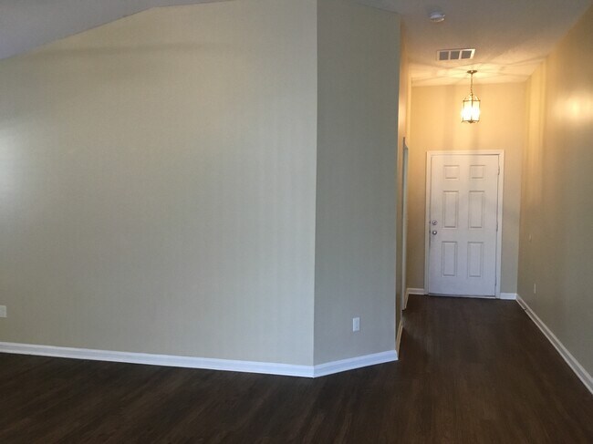 Building Photo - 5723 Village Pond Circle