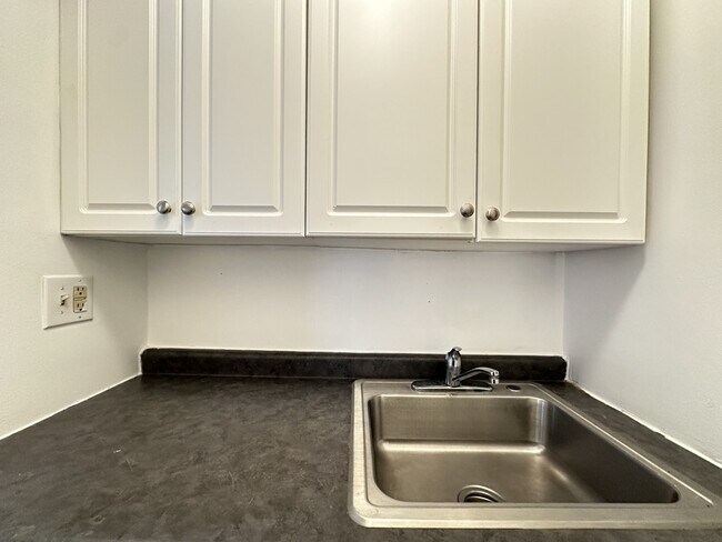 Foto del edificio - 2405 W Wilson Ave