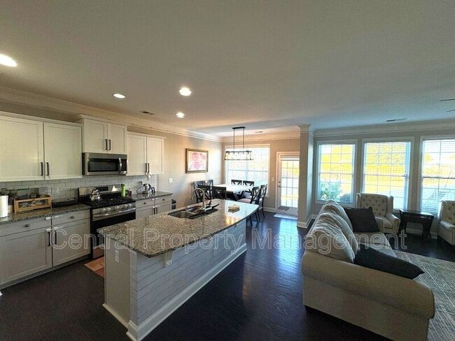 Building Photo - 316 Meadowpark Ln