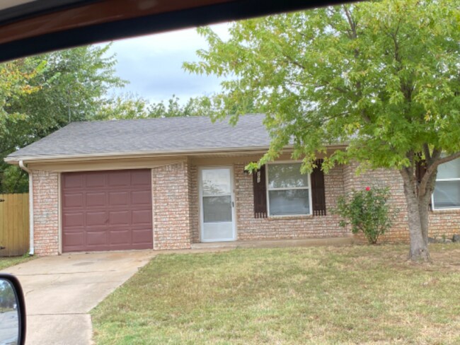 Foto del edificio - 208 Edd Dr