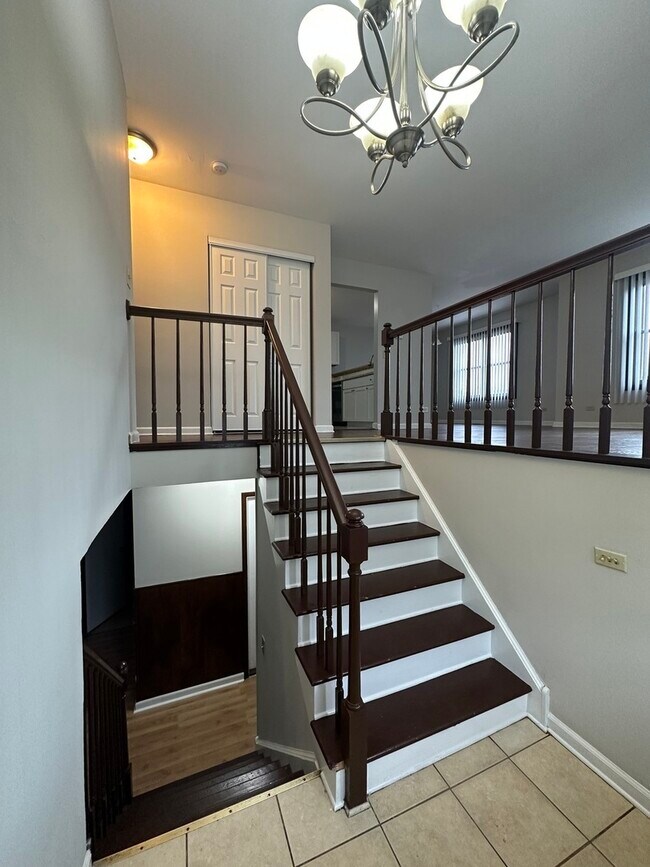 Building Photo - 3903 Sandpiper Dr