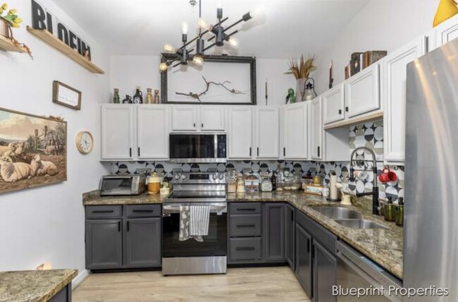 Kitchen - 940 Monroe Ave NW
