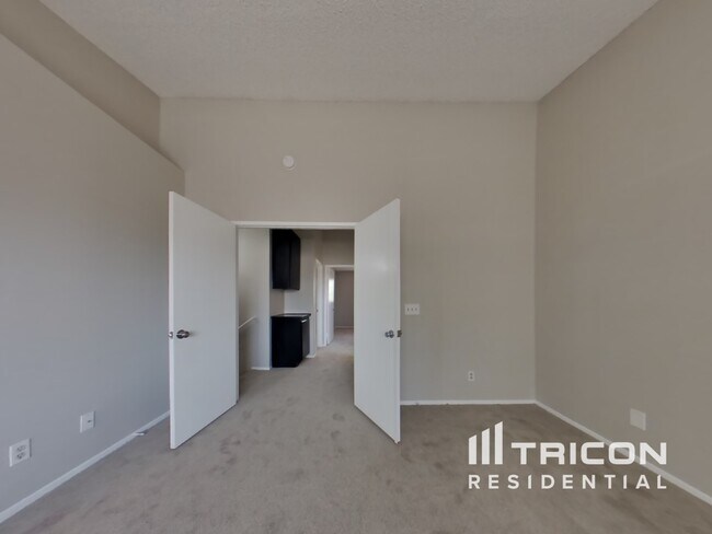 Foto del edificio - 43931 Broadwater Ave