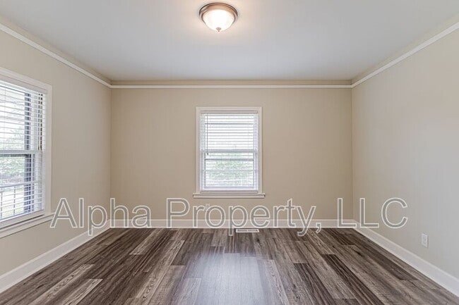 Building Photo - 9 Highlawn Ave