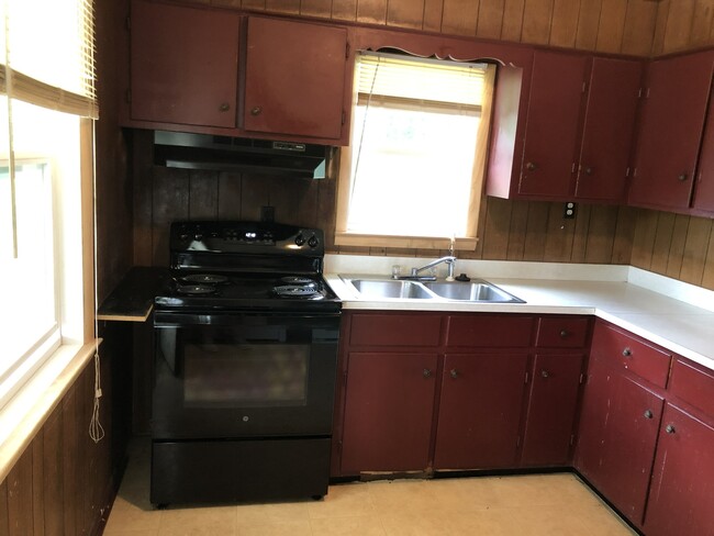Kitchen 2 - 1028 White Chapel Road