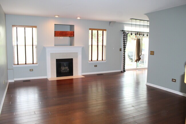Building Photo - 6947 Brightwater Dr