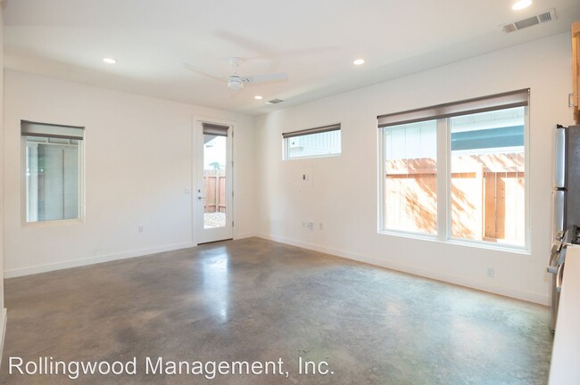 Building Photo - 2 br, 2 bath House - 2110 Holly St #B