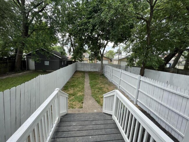 Foto del edificio - 1663 S 4th St