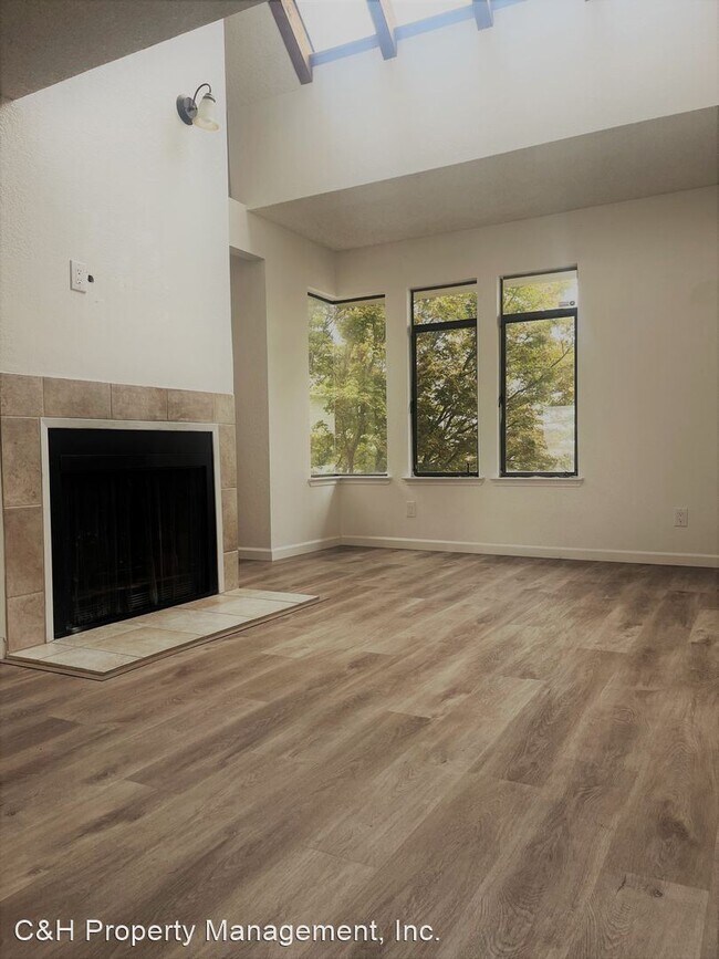 Building Photo - 2 br, 1.5 bath House - 1625 Ramona Ave.