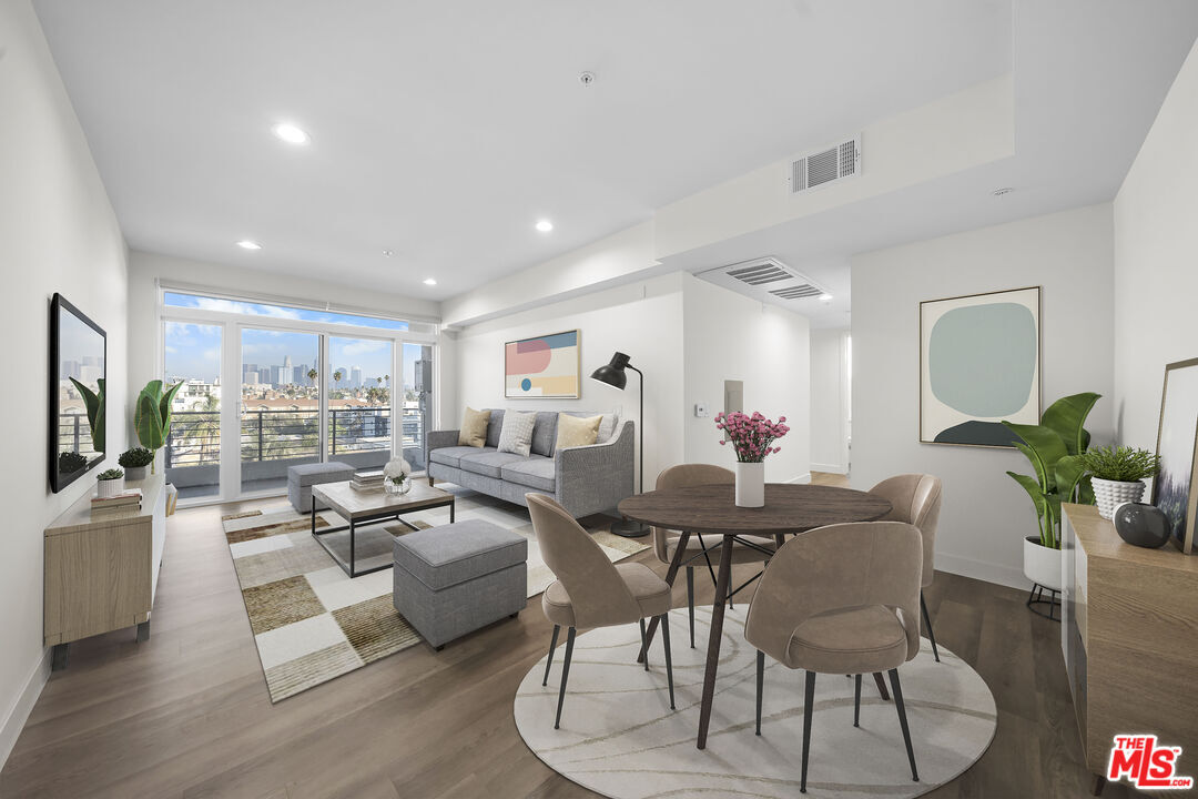 Foto principal - 900 S Kenmore Ave